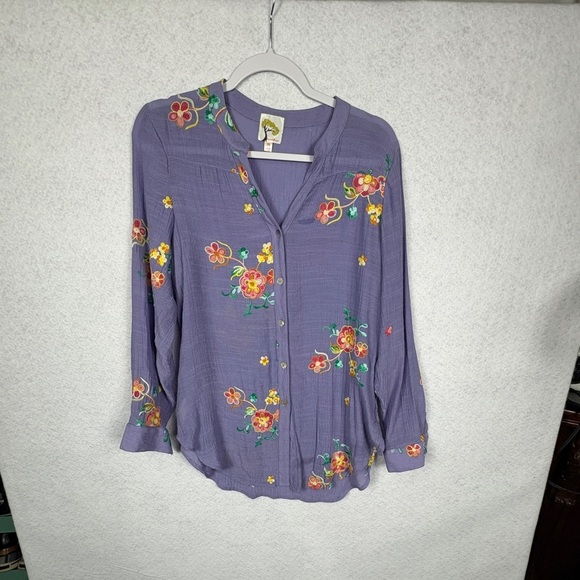 Anthropology Fig and Flower Gauze Lavender Button Up Top
Size M - Picture 1 of 5
